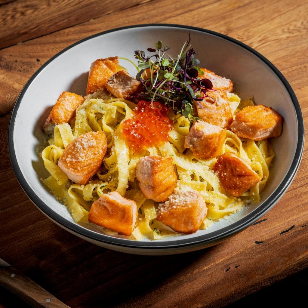 Fettuccine & creamy salmon