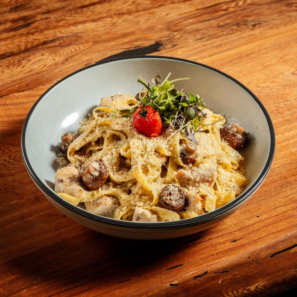 Fettuccine w/ Chicken and Mushrooms